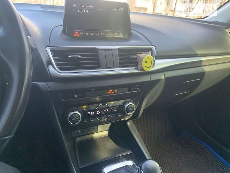 Хэтчбек Mazda 3 2018 в Днепре