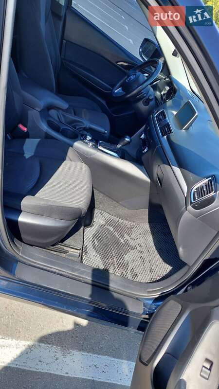 Седан Mazda 3 2014 в Запорожье