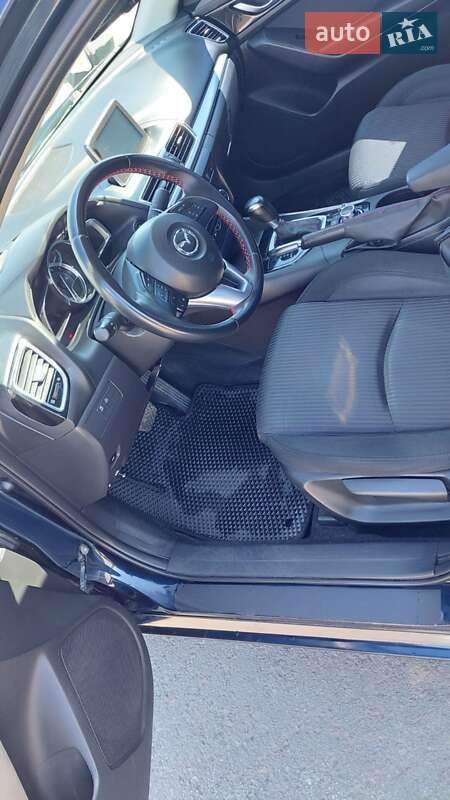 Седан Mazda 3 2014 в Запорожье