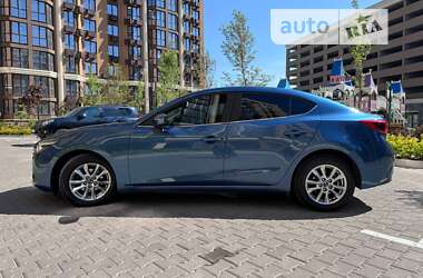 Седан Mazda 3 2017 в Киеве