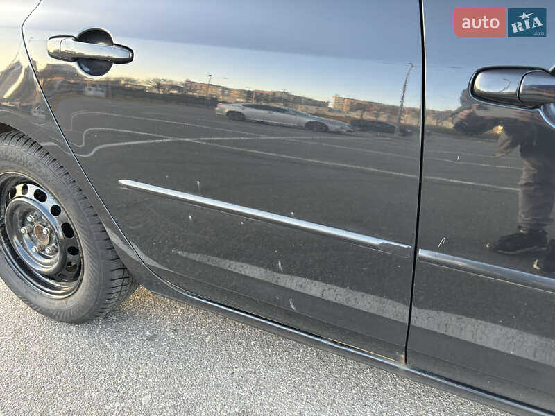Хэтчбек Mazda 3 2006 в Киеве