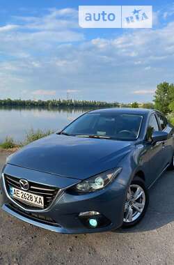 Седан Mazda 3 2015 в Дніпрі