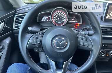 Седан Mazda 3 2016 в Виннице