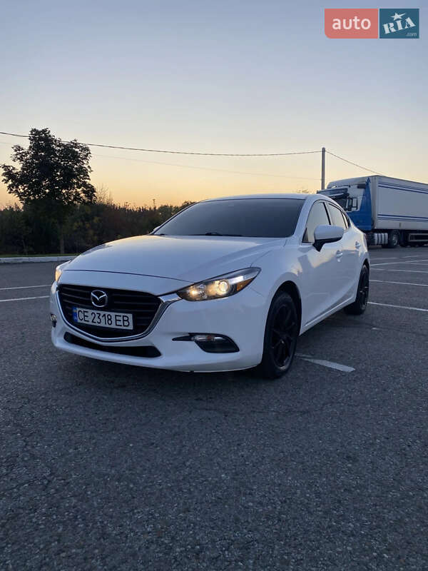 Седан Mazda 3 2018 в Чернівцях