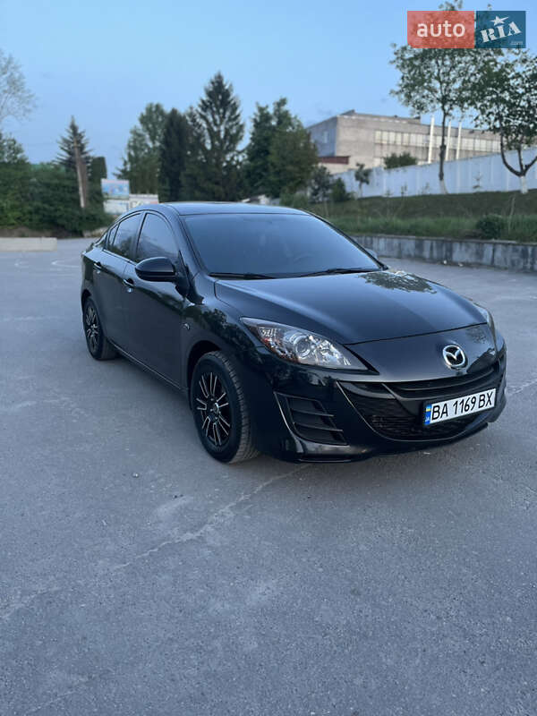 Седан Mazda 3 2010 в Тернополі