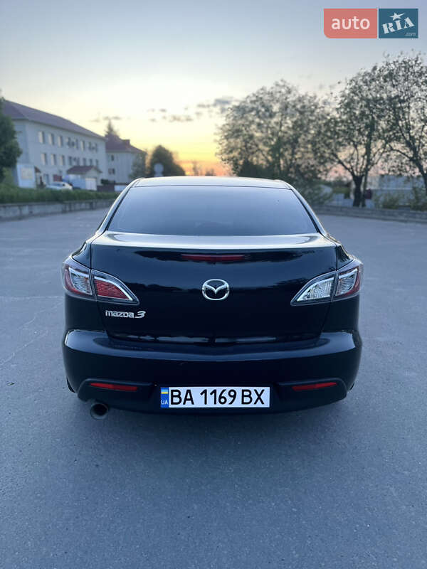 Седан Mazda 3 2010 в Тернополі