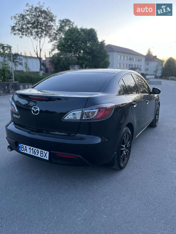 Седан Mazda 3 2010 в Тернополе