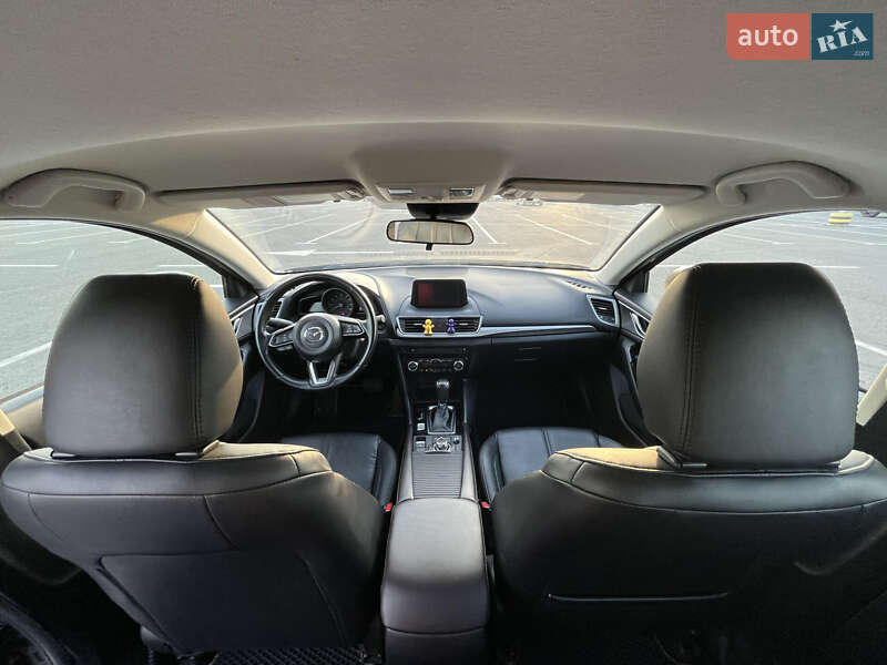 Седан Mazda 3 2017 в Львові
