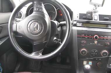 Седан Mazda 3 2004 в Городку