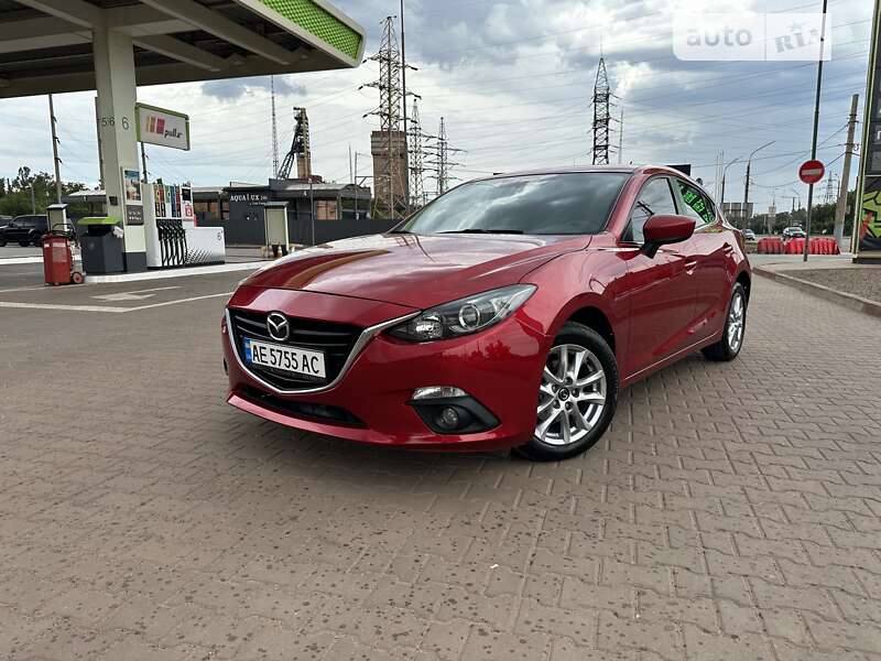 Хэтчбек Mazda 3 2015 в Кривом Роге