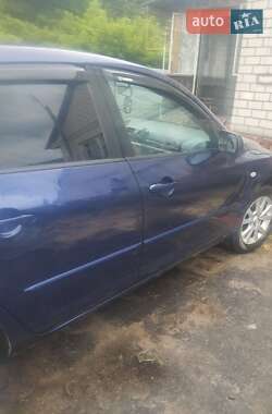 Хетчбек Mazda 3 2004 в Семенівці