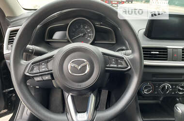 Седан Mazda 3 2018 в Киеве