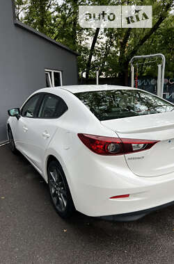 Седан Mazda 3 2018 в Киеве