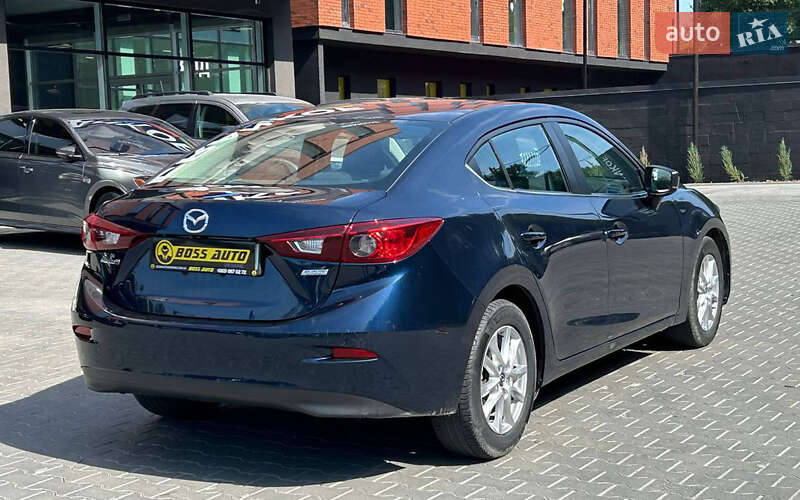Седан Mazda 3 2018 в Черновцах