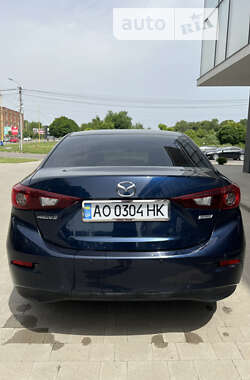 Седан Mazda 3 2014 в Ужгороді