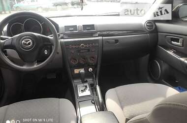 Седан Mazda 3 2004 в Днепре