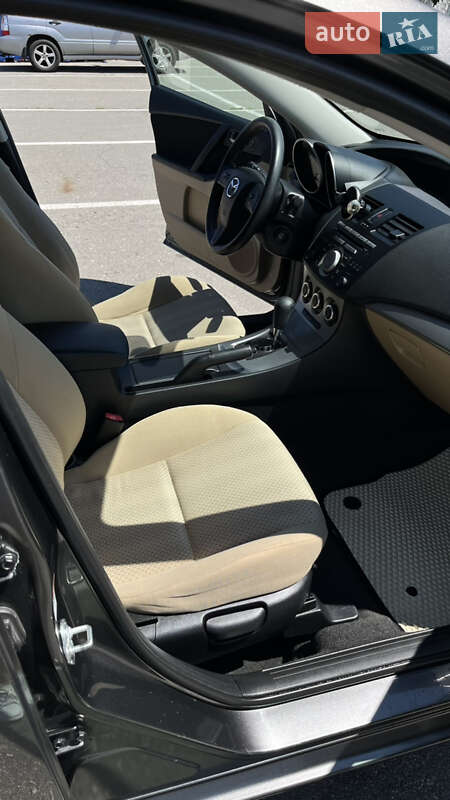 Седан Mazda 3 2010 в Києві