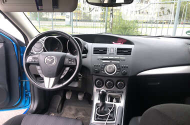 MAZDA 3 2009