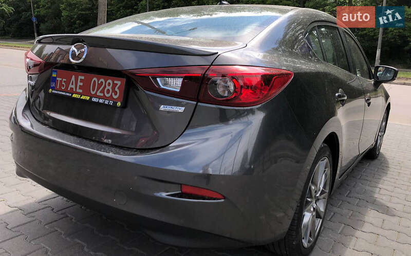 Седан Mazda 3 2018 в Черновцах