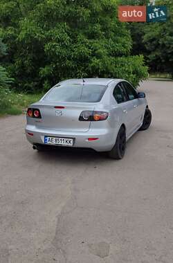 Седан Mazda 3 2004 в 