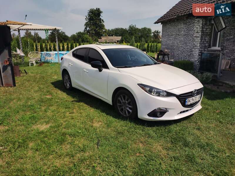 Седан Mazda 3 2015 в Рівному