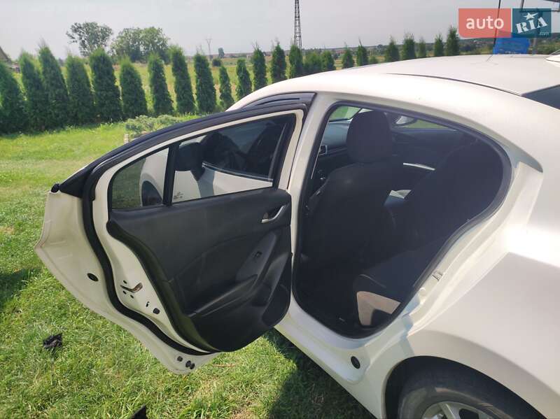 Седан Mazda 3 2015 в Рівному