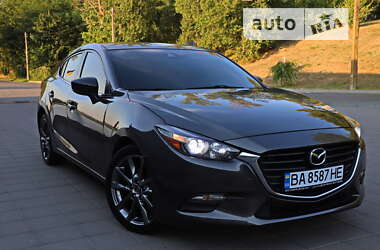 Седан Mazda 3 2016 в Кременчуге