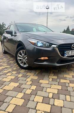 Хэтчбек Mazda 3 2016 в Южноукраинске