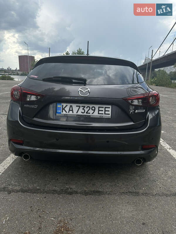 Хэтчбек Mazda 3 2018 в Киеве