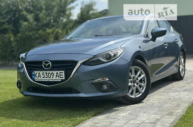 Седан Mazda 3 2016 в Киеве