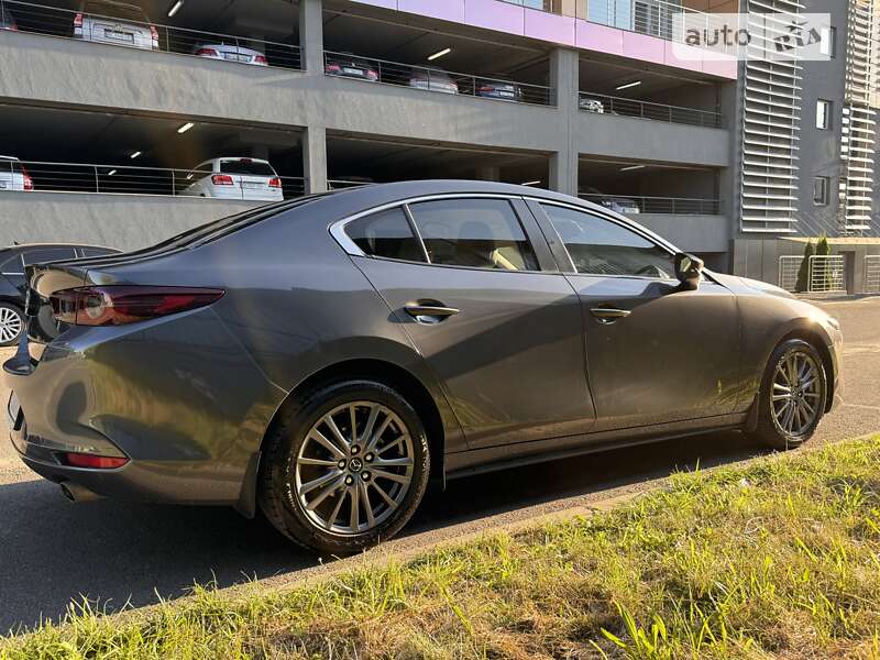 Седан Mazda 3 2019 в Львові