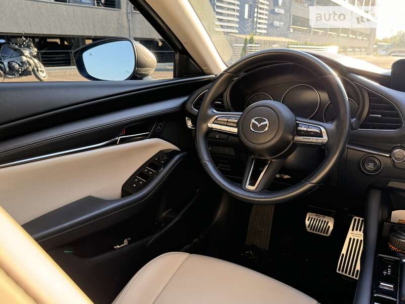 Седан Mazda 3 2019 в Львові