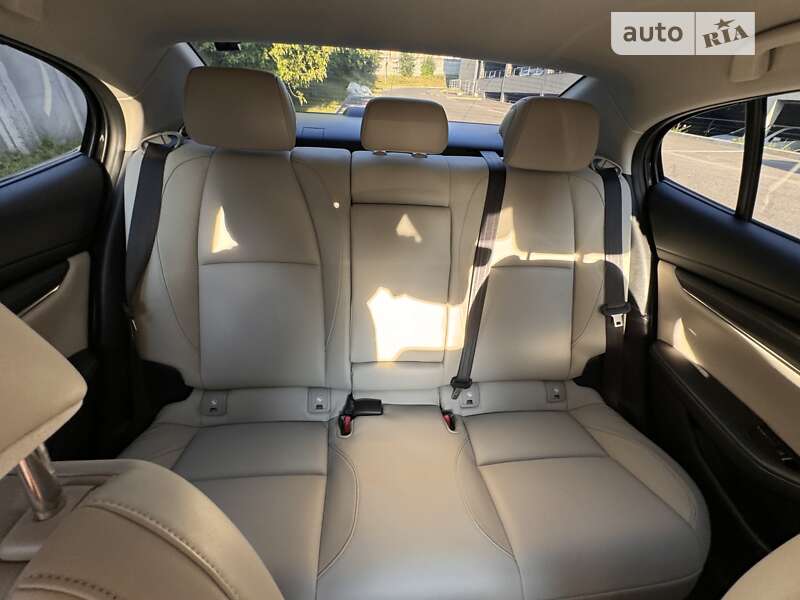 Седан Mazda 3 2019 в Львові