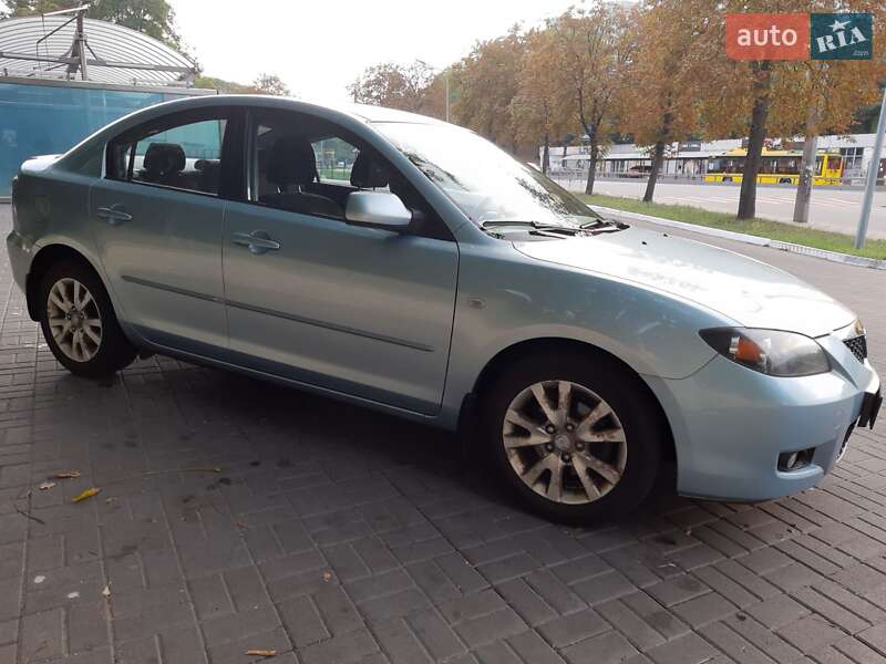 Седан Mazda 3 2006 в Киеве