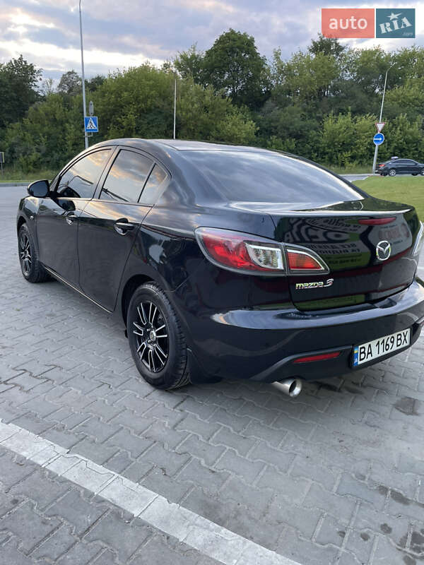 Седан Mazda 3 2010 в Тернополе