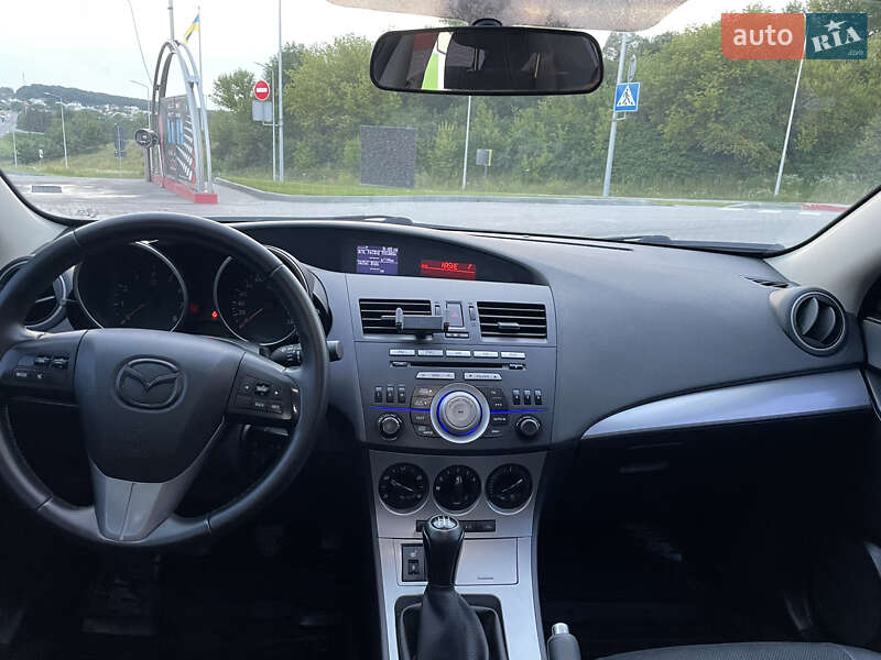 Седан Mazda 3 2010 в Тернополі