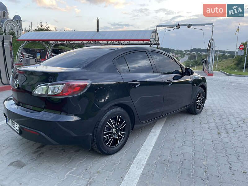 Седан Mazda 3 2010 в Тернополі