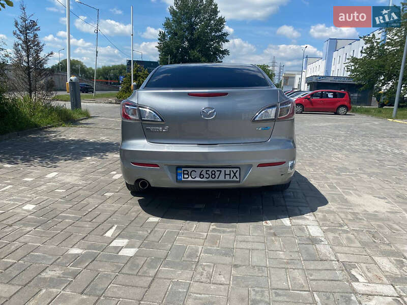 Седан Mazda 3 2012 в Львове