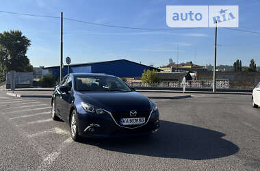 Седан Mazda 3 2015 в Киеве