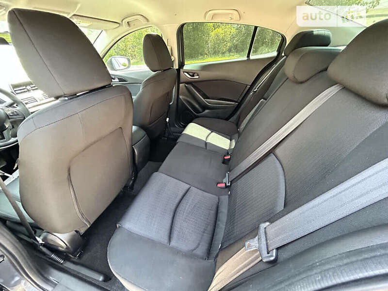 Седан Mazda 3 2014 в Львові