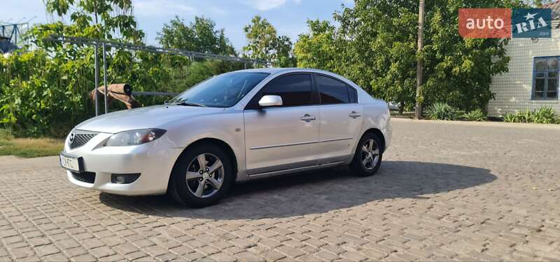 Седан Mazda 3 2004 в Новомосковске