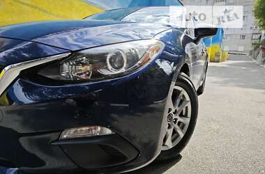 Седан Mazda 3 2015 в Днепре