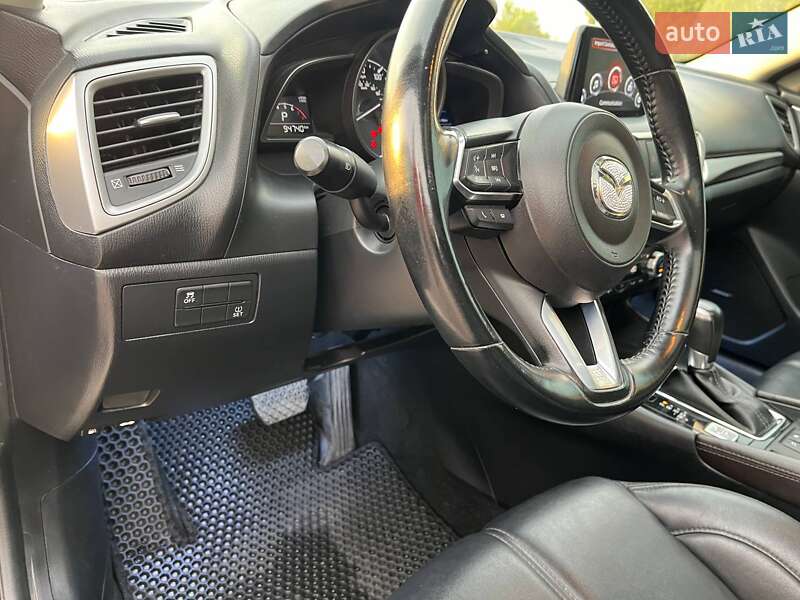 Хэтчбек Mazda 3 2017 в Запорожье
