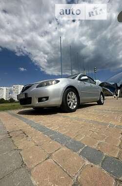 Седан Mazda 3 2007 в Южном