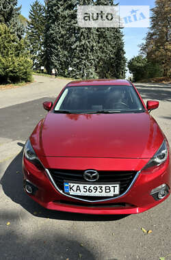 Седан Mazda 3 2015 в Киеве