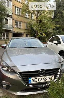 Седан Mazda 3 2015 в Дніпрі