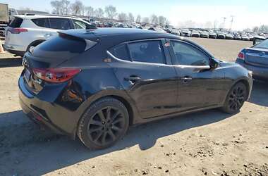 Хэтчбек Mazda 3 2015 в Ужгороде