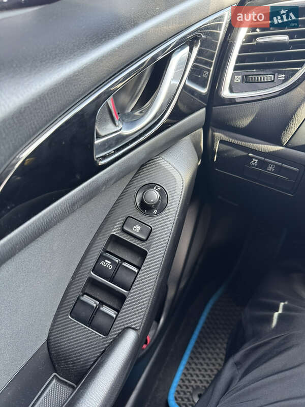 Седан Mazda 3 2016 в Киеве