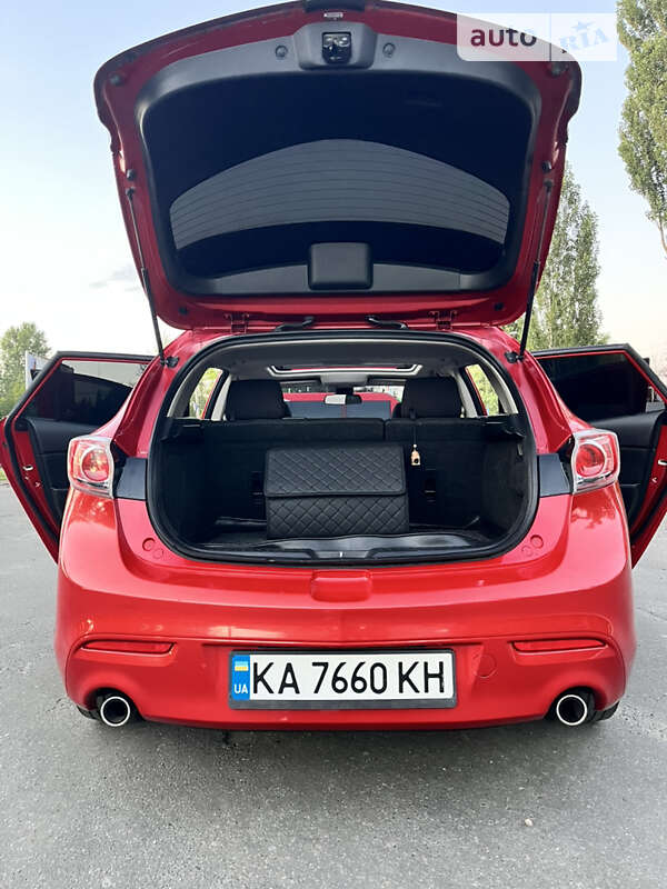 Хэтчбек Mazda 3 2011 в Киеве