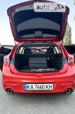 Хэтчбек Mazda 3 2011 в 